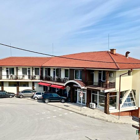 Hotel Fort o Bel Belogradtsjik Buitenkant foto